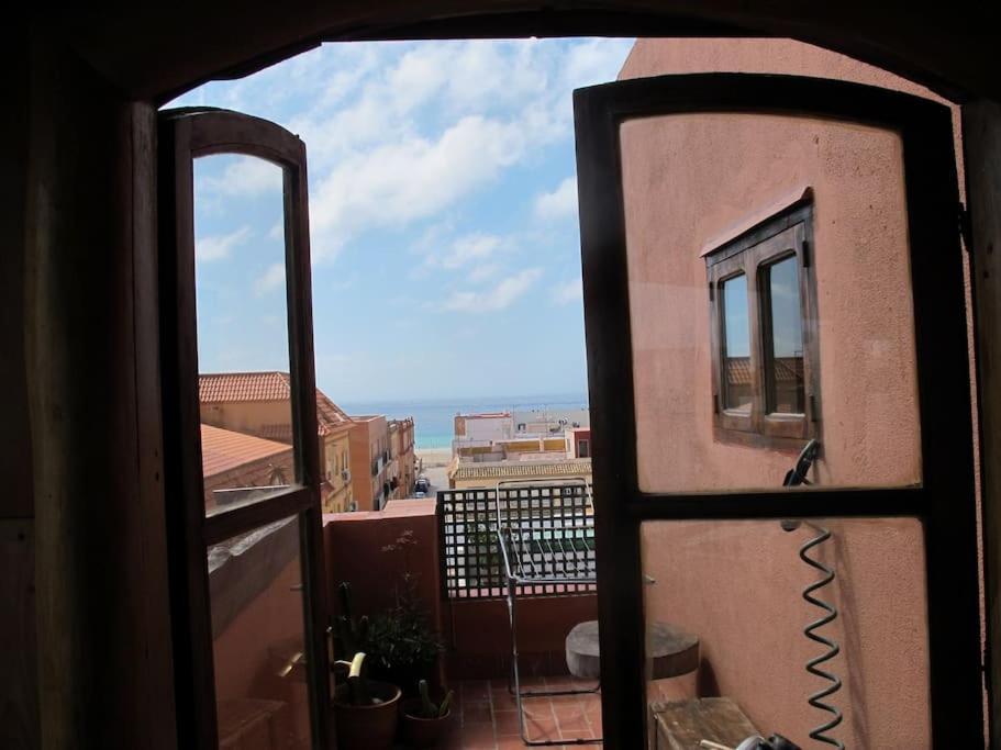 Sea Views / Fabulous Attic / Fast Fibre Optic Apartment Tarifa